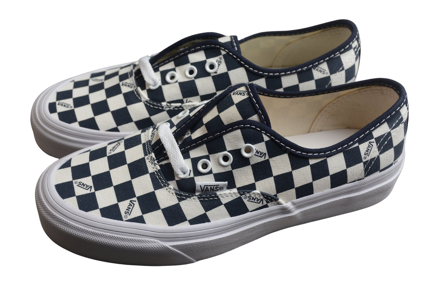 Vans Vault OG Authentic logo | ואנס