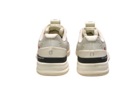 On The Roger Rro Running | און קלאוד