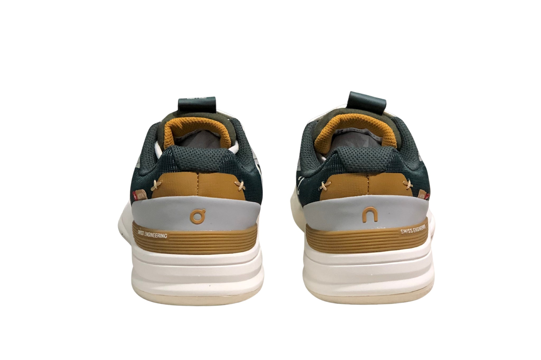 On The Roger Rro Running | און קלאוד