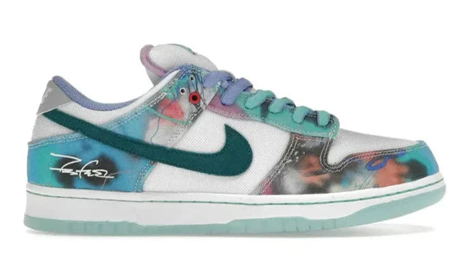 Dunk Low SB Futura Laboratories Bleached Aqua | דאנק נמוכות