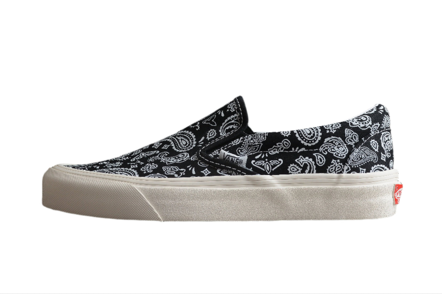 Vans Slip On Peace & Paisley Black True White | ואנס
