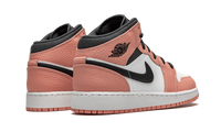 Air Jordan 1 Mid Pink Quartz | ג'ורדן 1 מיד - SneakeSpot