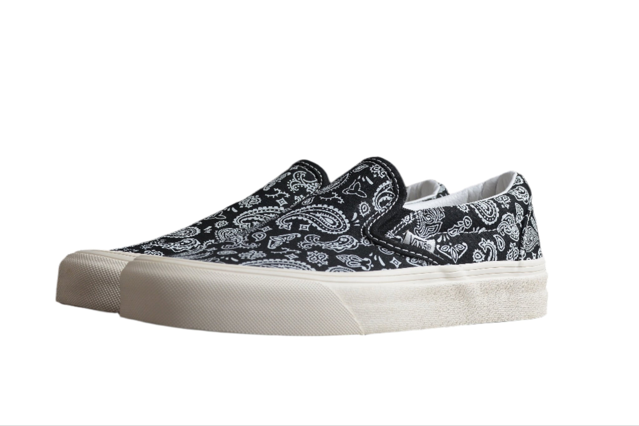 Vans Slip On Peace & Paisley Black True White | ואנס