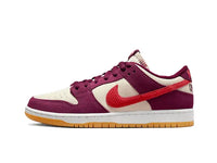 Dunk Low SB Skate Like A Girl | ‏   דאנק נמוכות