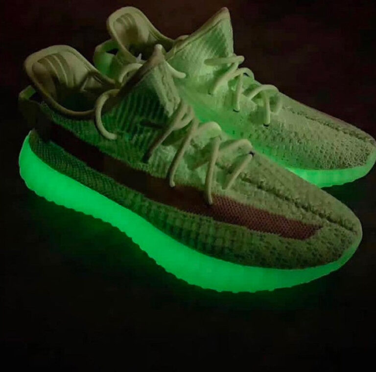 Yeezy Boost 350 V2 Glow In The Dark | נעלי ייזיי