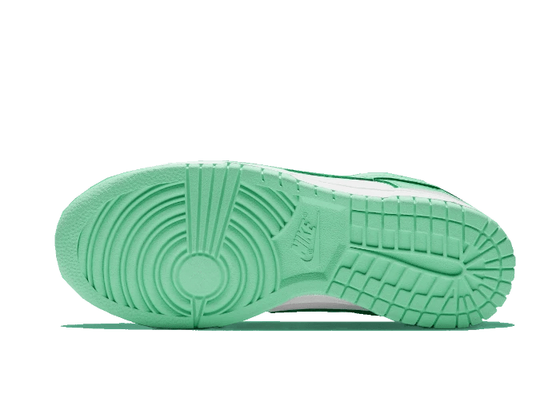 Dunk Low Green Glow | דאנק נמוכות - SneakeSpot