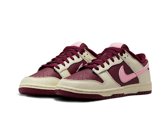 Dunk Low Retro Prm Valentine’s Day | דאנק נמוכות - SneakeSpot